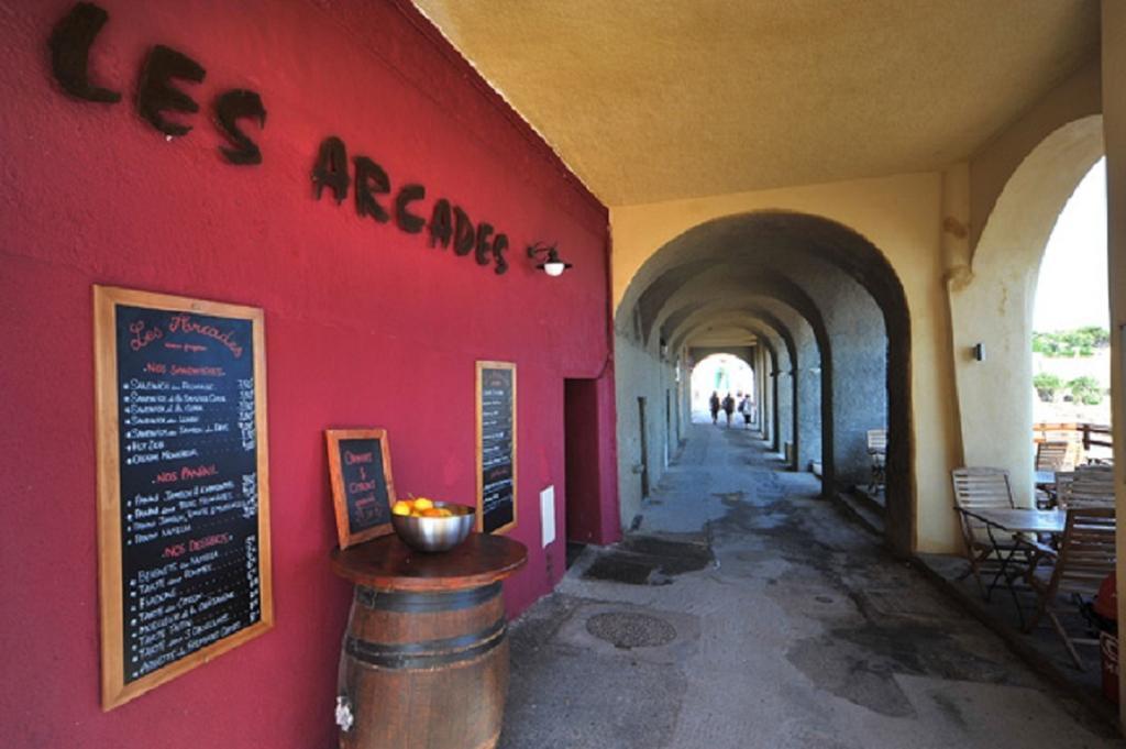 Hotel De La Plage Les Arcades Algajola  Εξωτερικό φωτογραφία